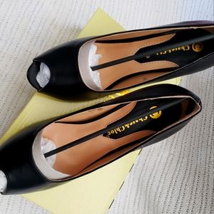 Chase & Chloe Woman's Black Open Toe  Pumps Size 10